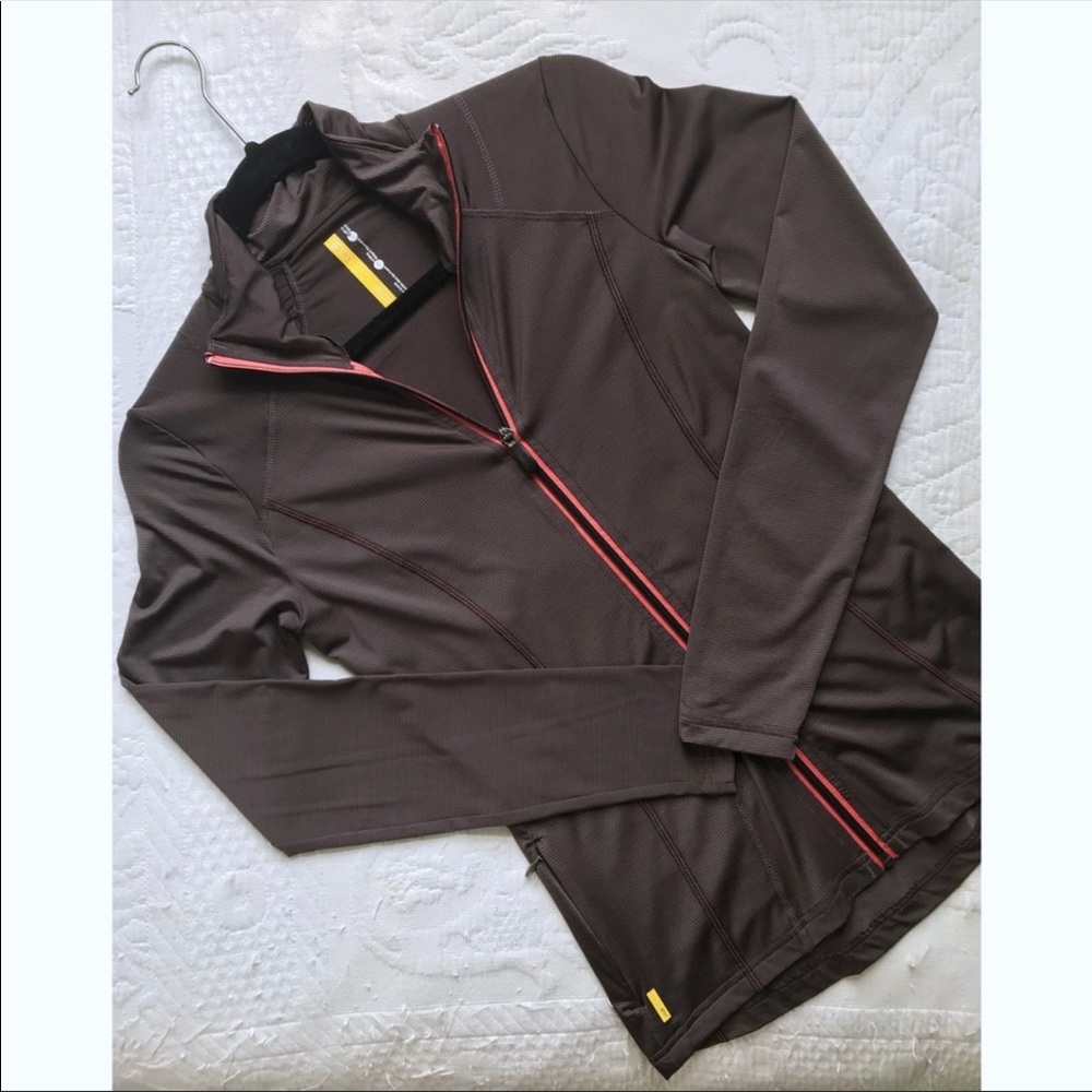 🌈Lolë • Workout Performance Jacket - Picture 2 of 5